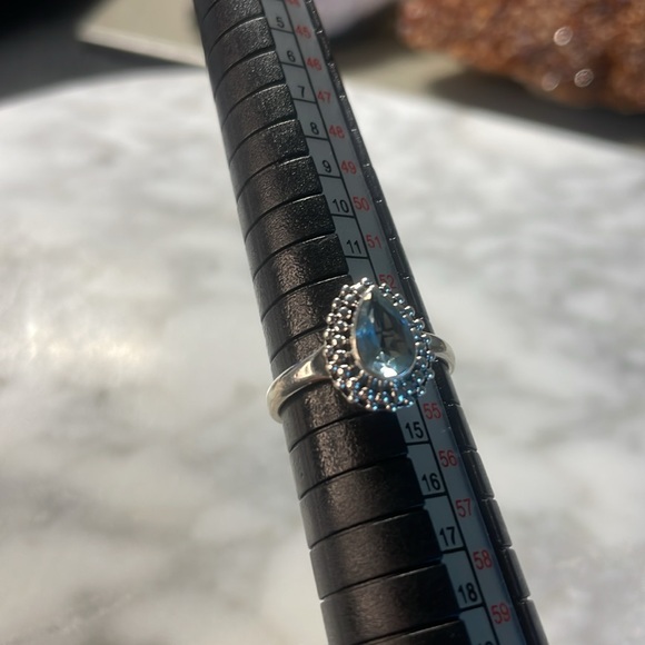 Beautiful blue topaz tear drop 925 sterling silver ring in size 7 - Picture 7 of 7